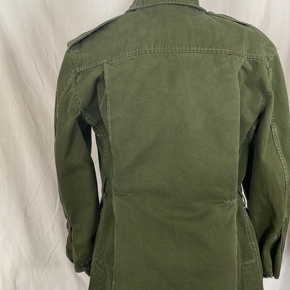 Military fatigue Combat jacket size S-M. Nice big pockets, top and bottom. - Picture 3 of 6